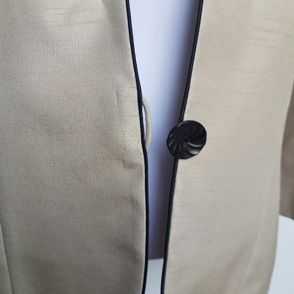 Jacques Vert 3/4 Sleeve Beige Jacket w/ Black Trim - Picture 3 of 6